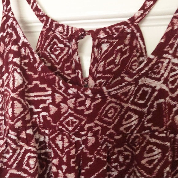 Caslon Maroon/White w/Geometric Pattern Design Halter Top - Picture 2 of 6